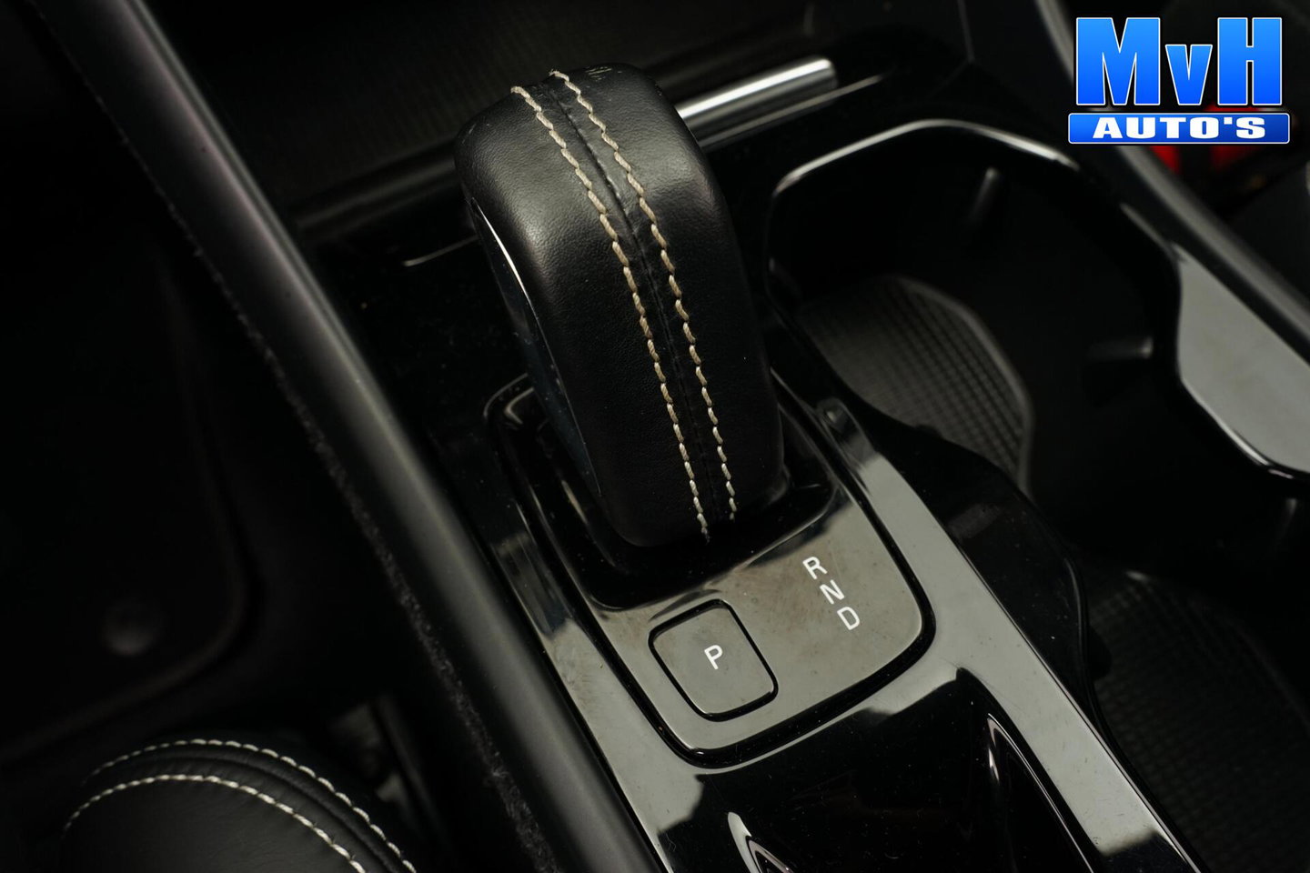 Volvo XC40 1.5 T5 PHEV R-Design|H/K|STUUR.STOELVW|CAM|SOH86%