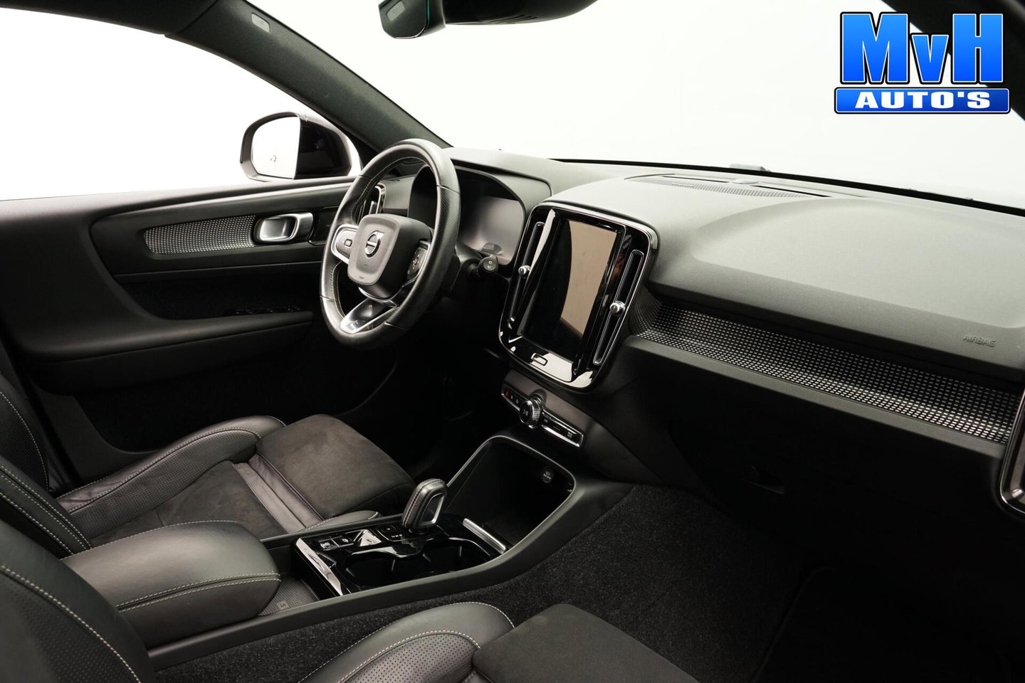 Volvo XC40 1.5 T5 PHEV R-Design|H/K|STUUR.STOELVW|CAM|SOH86%
