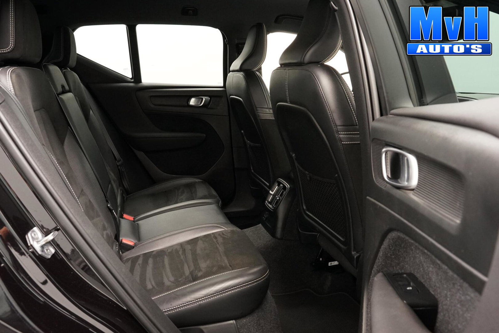 Volvo XC40 1.5 T5 PHEV R-Design|H/K|STUUR.STOELVW|CAM|SOH86%