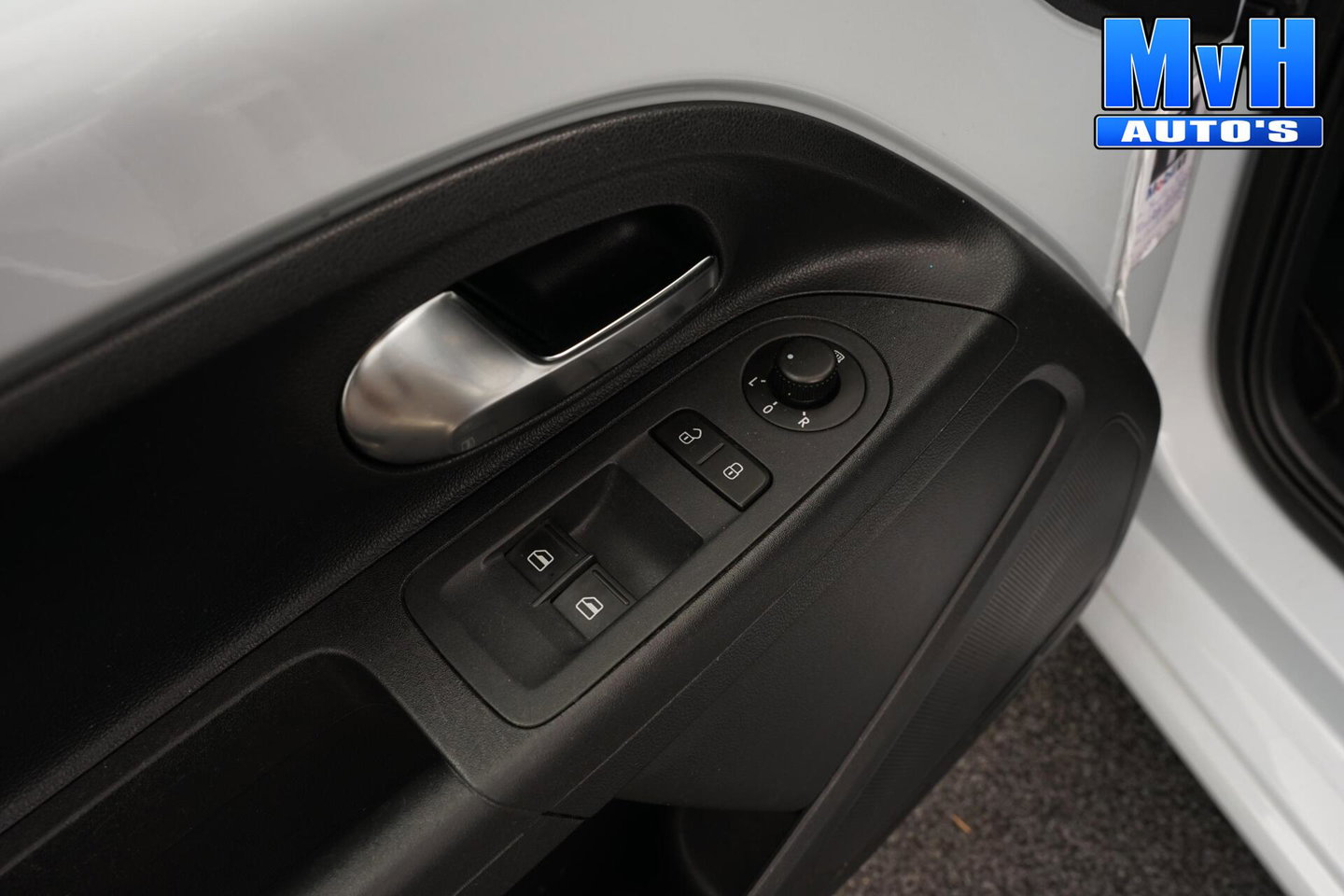 Volkswagen up! 1.0 BMT move up!|BLUETOOTH|AIRCO|DAB|ORG.NL