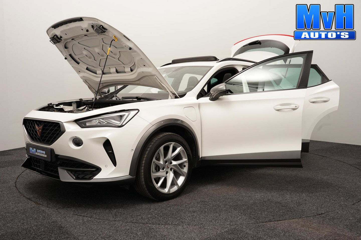 CUPRA Formentor 1.4 TSI PHEV|KUIPSTOEL|PANO|STOEL/STUUR.VERW|SOH97%