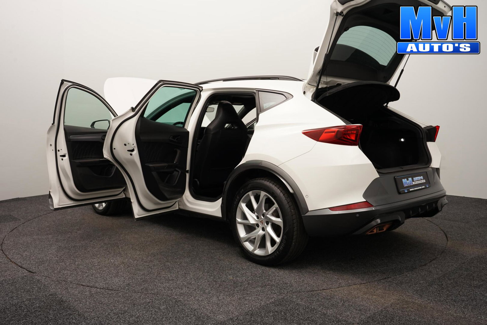 CUPRA Formentor 1.4 TSI PHEV|KUIPSTOEL|PANO|STOEL/STUUR.VERW|SOH97%
