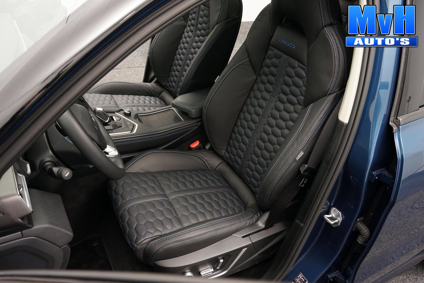 Lynk & Co 01 1.5 PHEV|FULL BLACK|LEER|360°|PANO|262PK|SOH97%