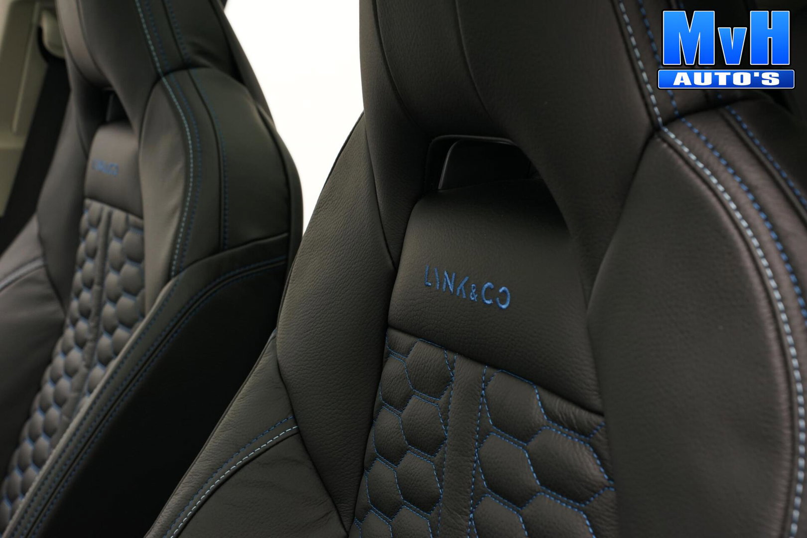Lynk & Co 01 1.5 PHEV|FULL BLACK|LEER|360°|PANO|262PK|SOH97%