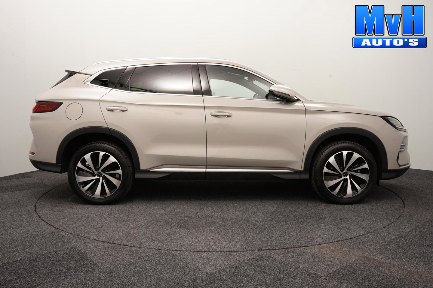 BYD SEAL U 1.5 DM-i FWD Boost|BOMVOL!|PANO|360°|HEAD-UP|NAP|SOH102%