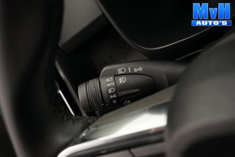 Volvo XC40 2.0 B3 Essential|MHEV|163PK|STOEL/STUUR.VERW|CAMERA