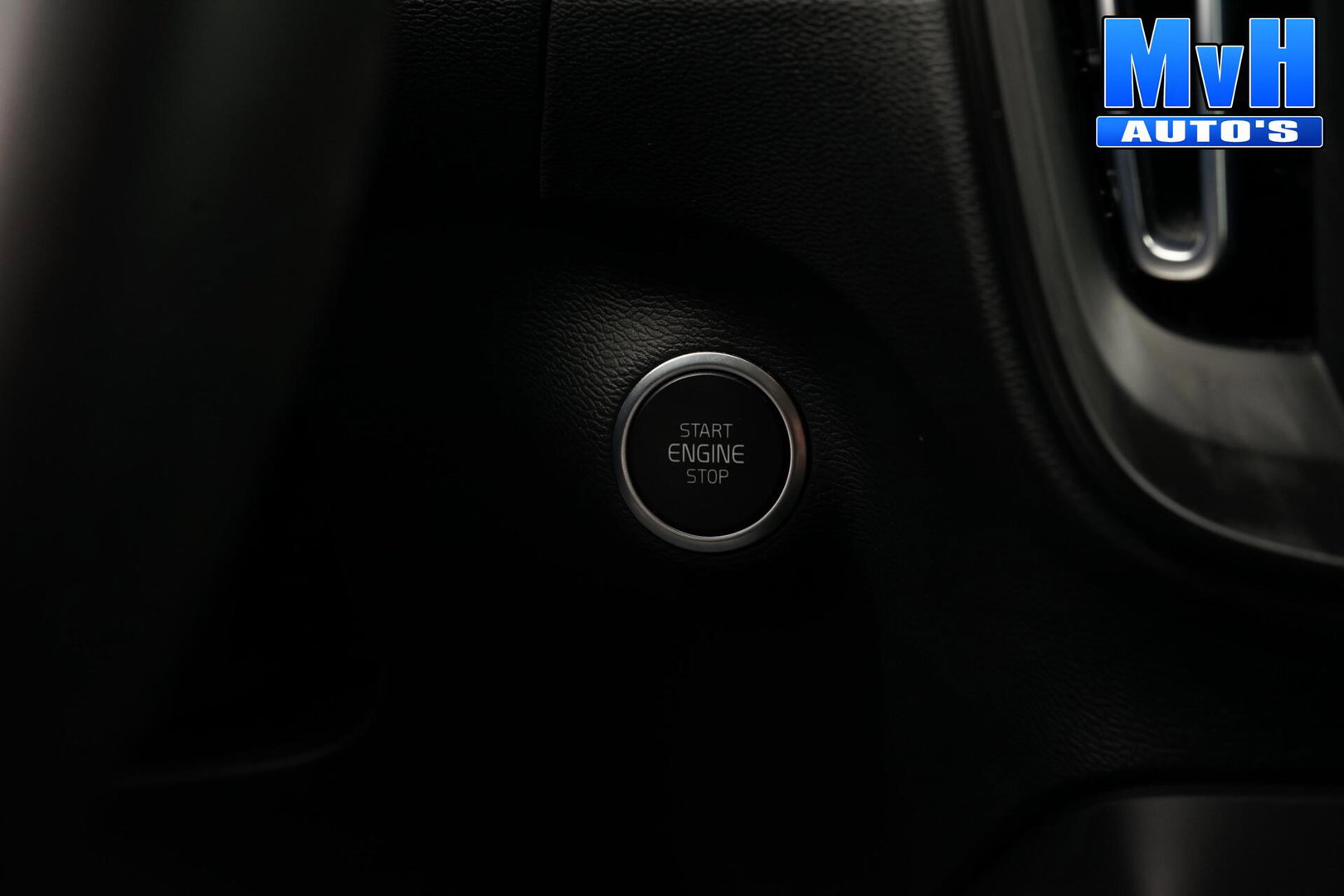 Volvo XC40 2.0 B3 Essential|MHEV|163PK|STOEL/STUUR.VERW|CAMERA