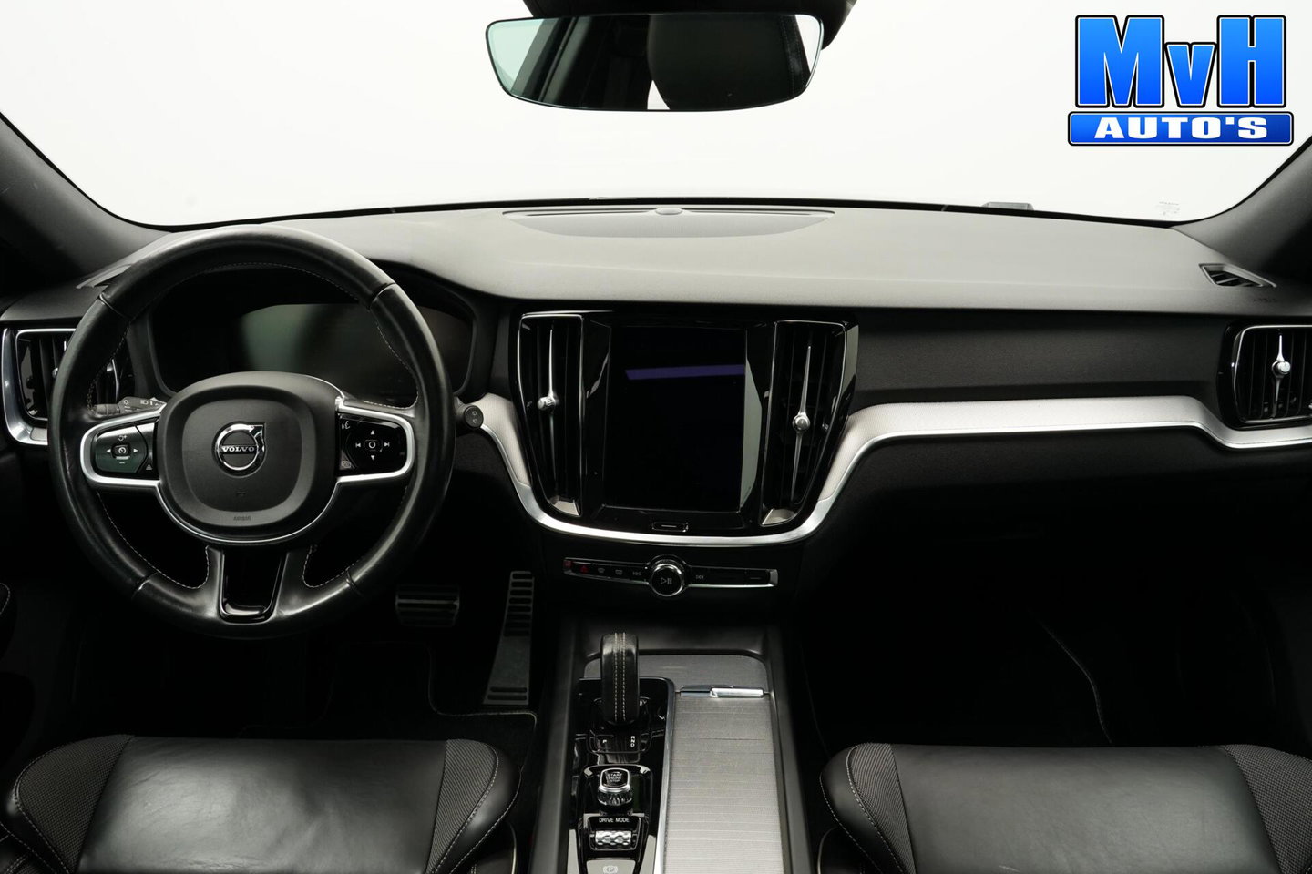 Volvo V60 2.0 B3 R-Design|PANO|STOEL/STUUR.VERW|AUTO.PILOT