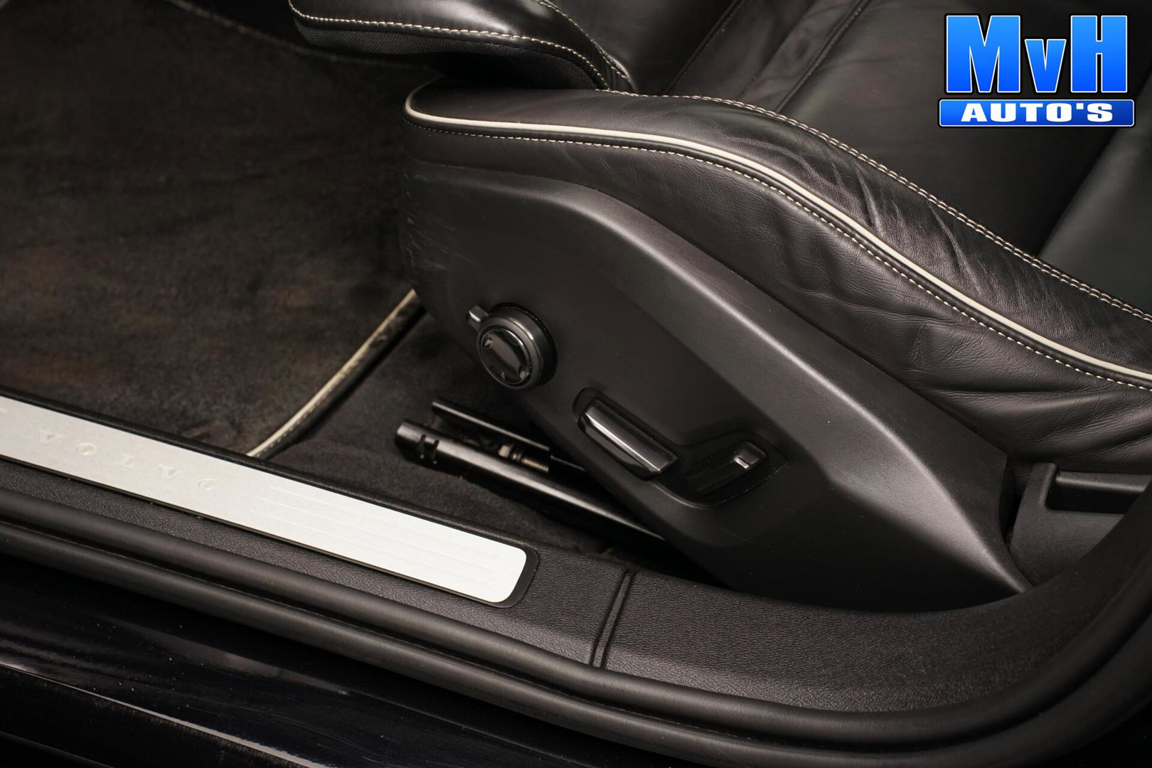 Volvo V60 2.0 B3 R-Design|PANO|STOEL/STUUR.VERW|AUTO.PILOT