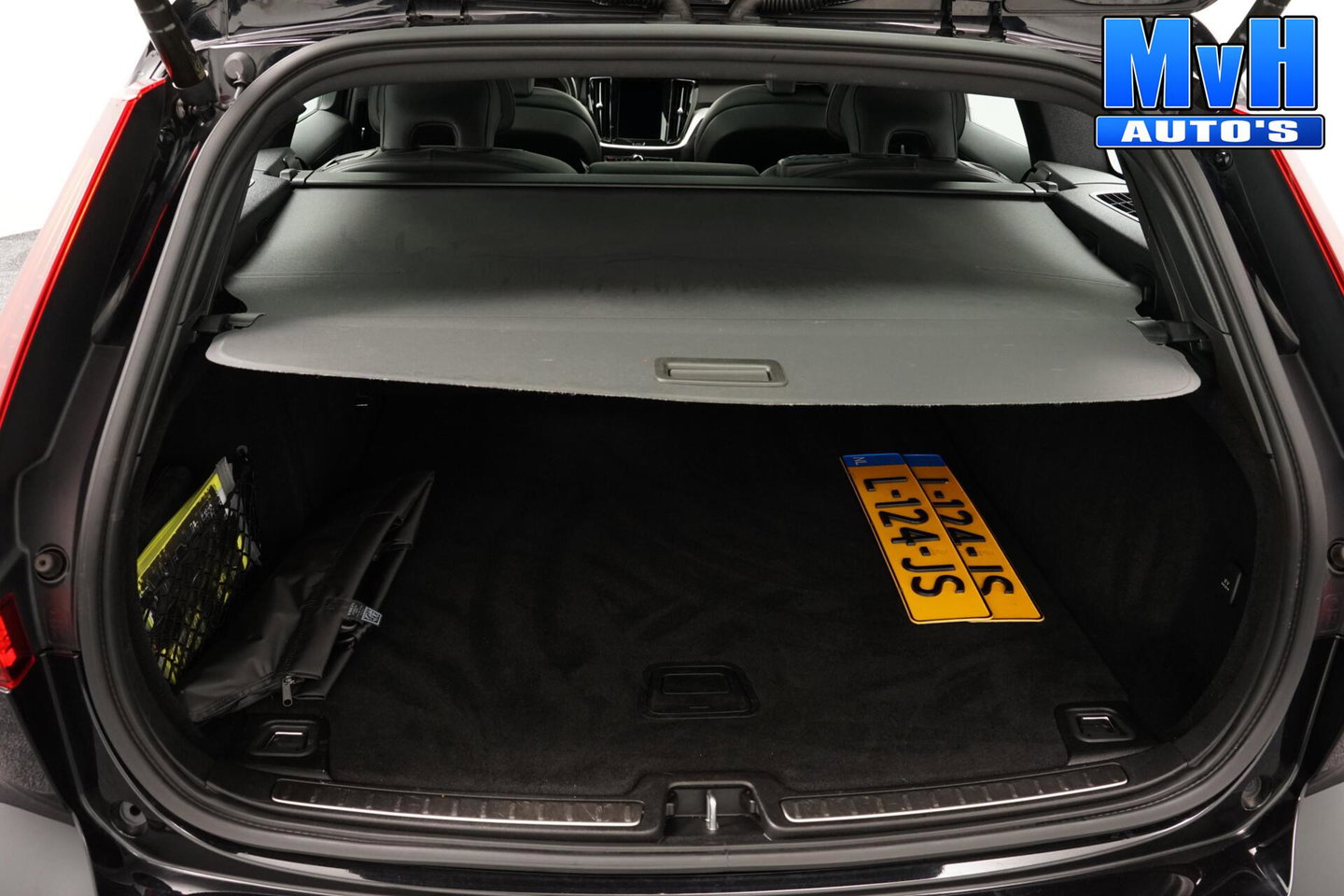 Volvo V60 2.0 B3 R-Design|PANO|STOEL/STUUR.VERW|AUTO.PILOT