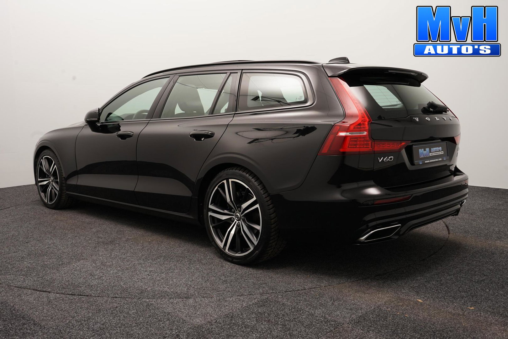 Volvo V60 2.0 B3 R-Design|PANO|STOEL/STUUR.VERW|AUTO.PILOT