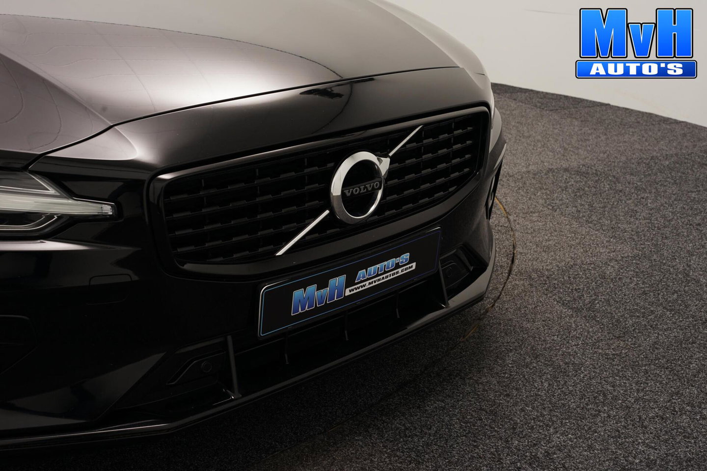 Volvo V60 2.0 B3 R-Design|PANO|STOEL/STUUR.VERW|AUTO.PILOT
