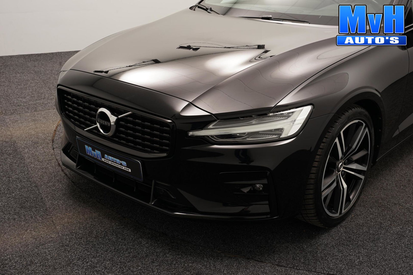 Volvo V60 2.0 B3 R-Design|PANO|STOEL/STUUR.VERW|AUTO.PILOT