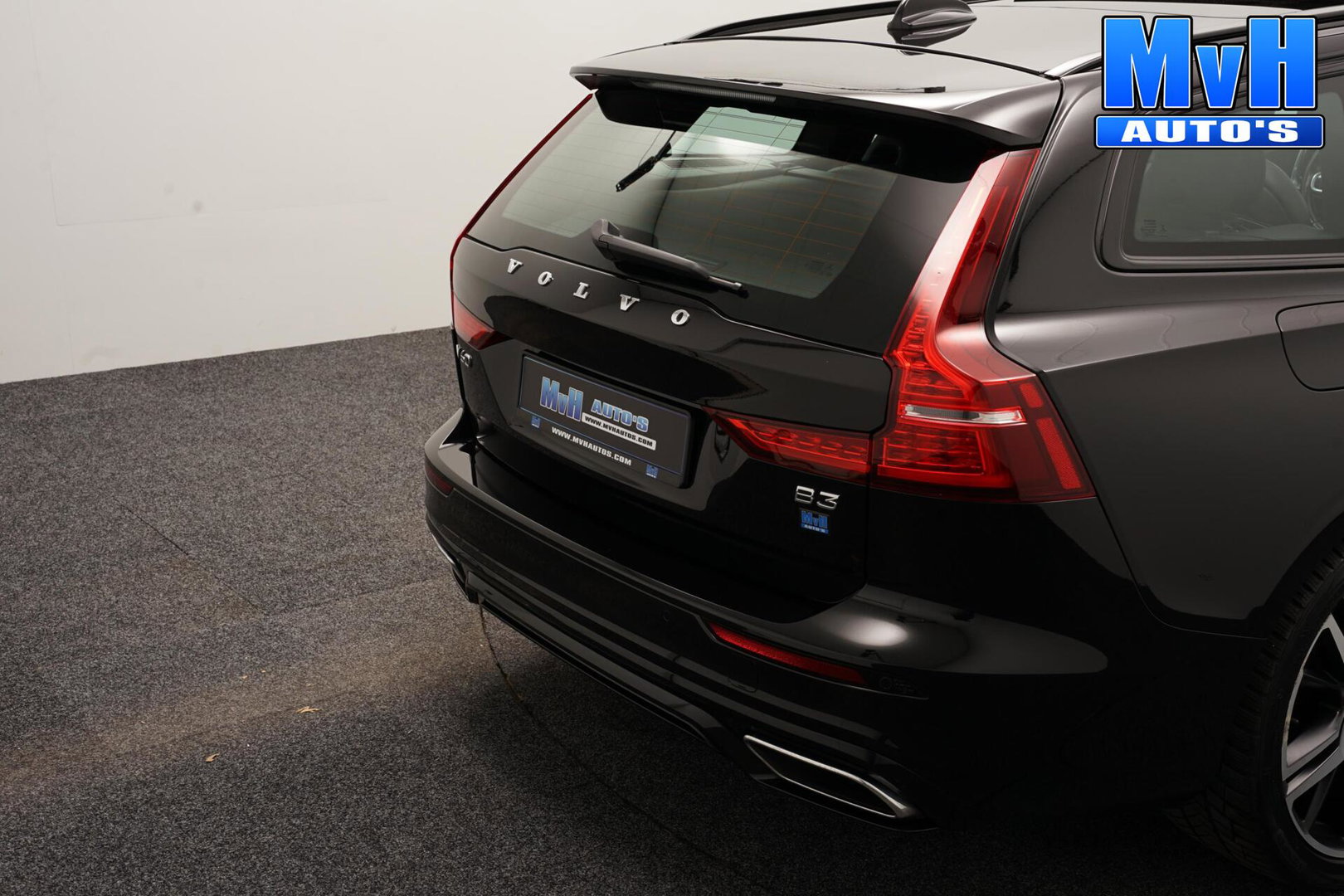 Volvo V60 2.0 B3 R-Design|PANO|STOEL/STUUR.VERW|AUTO.PILOT