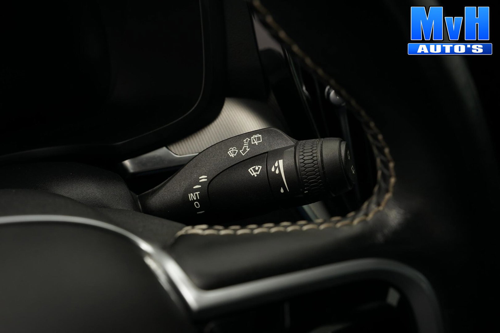 Volvo V60 2.0 B3 R-Design|PANO|STOEL/STUUR.VERW|AUTO.PILOT