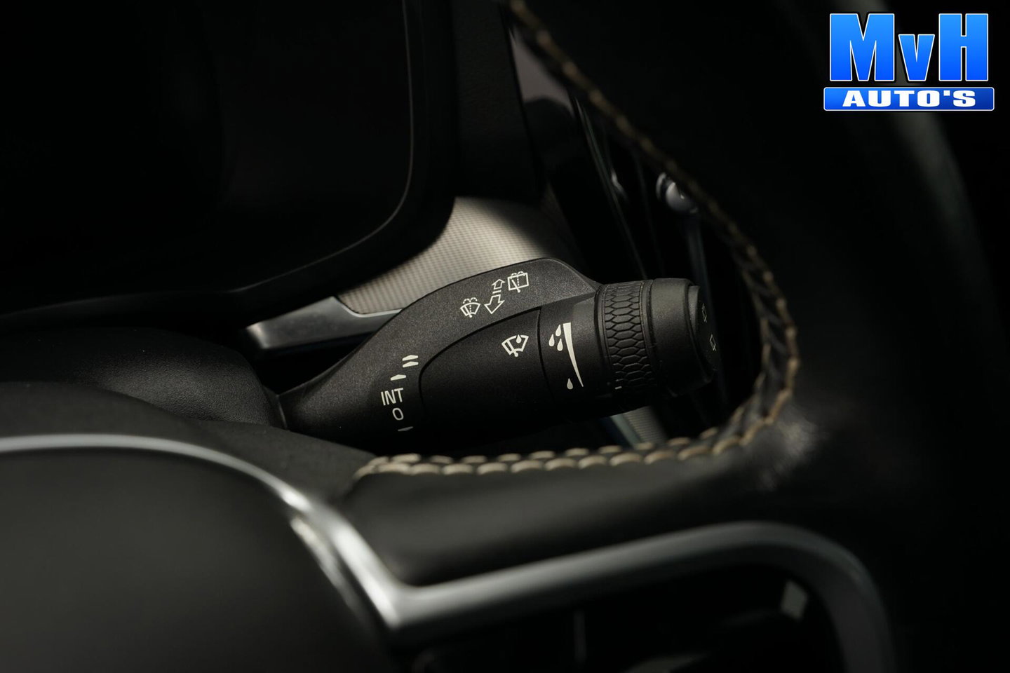 Volvo V60 2.0 B3 R-Design|PANO|STOEL/STUUR.VERW|AUTO.PILOT