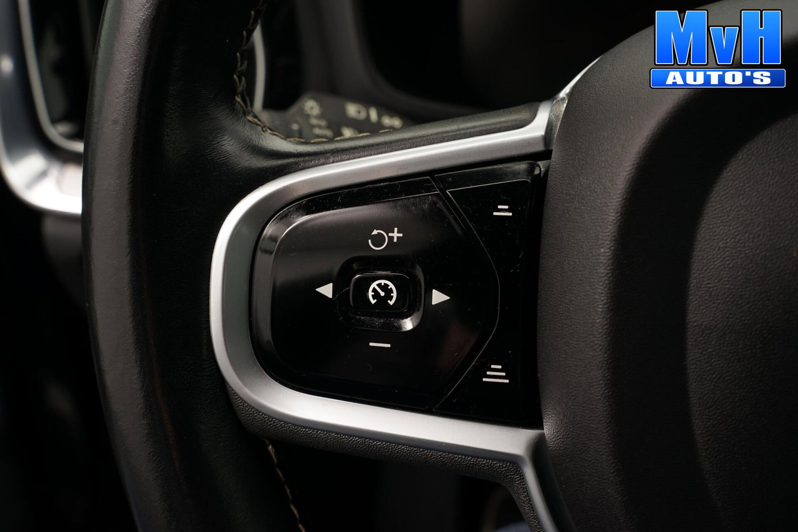 Volvo V60 2.0 B3 R-Design|PANO|STOEL/STUUR.VERW|AUTO.PILOT