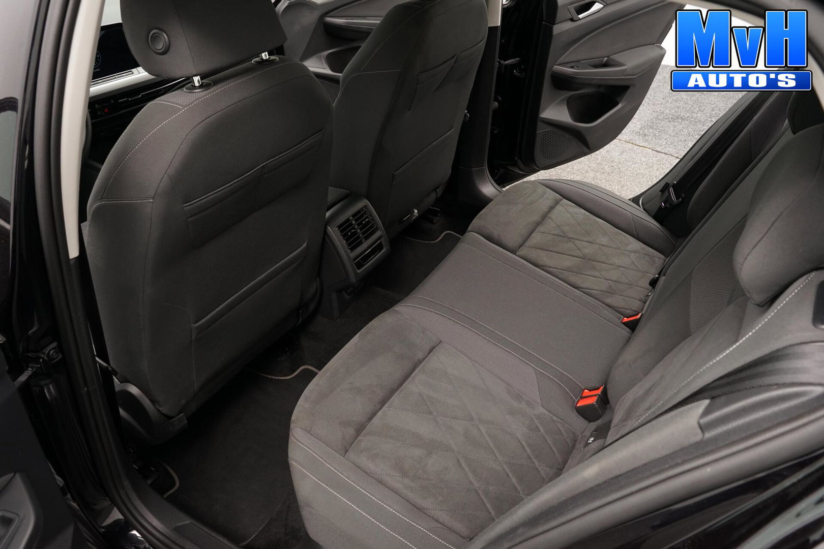 Volkswagen Golf 1.5 TSI Life Business|SPORTSTOEL|LUXE|ORG.NL