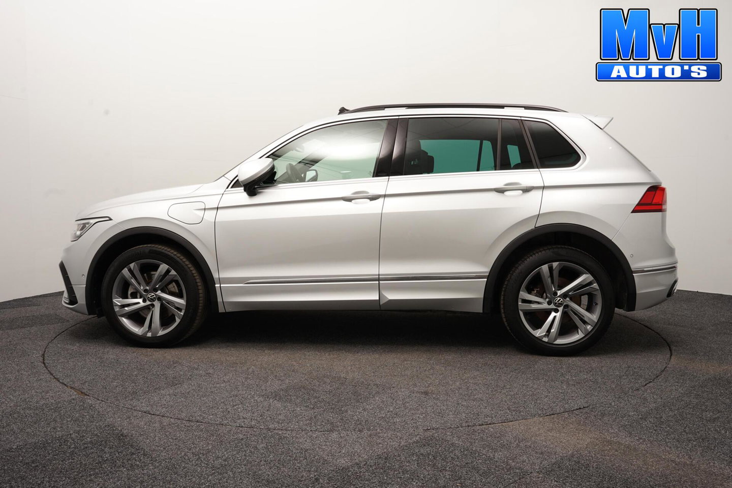 Volkswagen Tiguan 1.4 TSI PHEV R-Line Business+|PANO|IQ-LIGHT|SOH100%