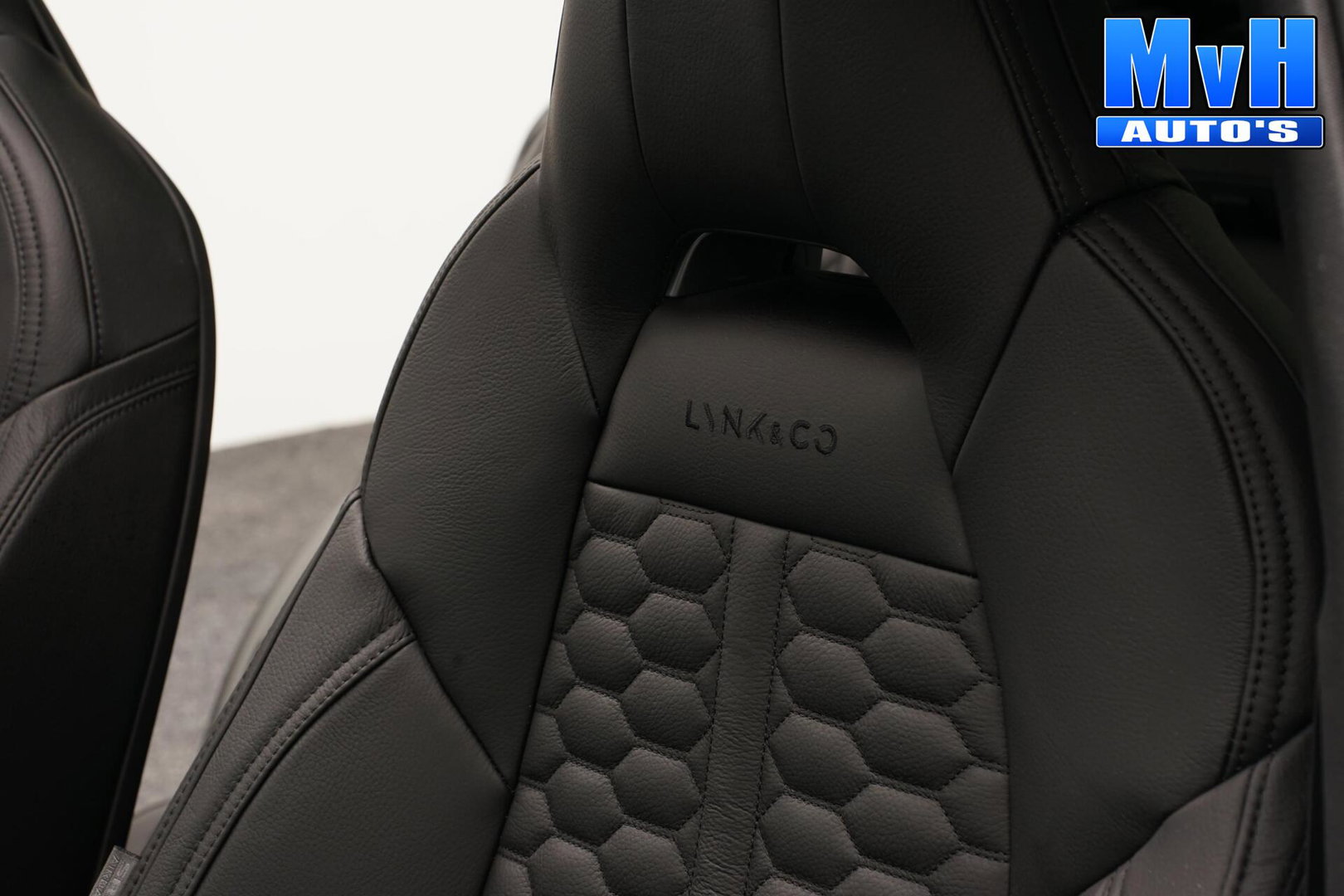 Lynk & Co 01 1.5 PHEV|FULL BLACK XL|ZWARTE.HEMEL|LEER|SOH94%