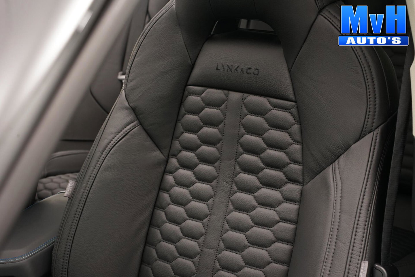 Lynk & Co 01 1.5 PHEV|FULL BLACK XL|LEER|NAP|PANO
