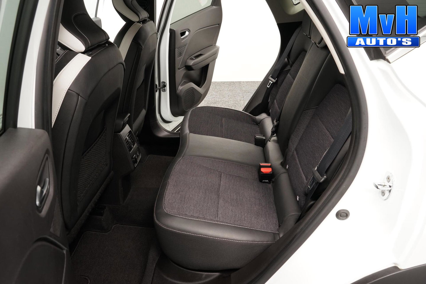 Renault Captur 1.3 TCe 140 Intens|PARELMOER|CAMERA|LED|NAP