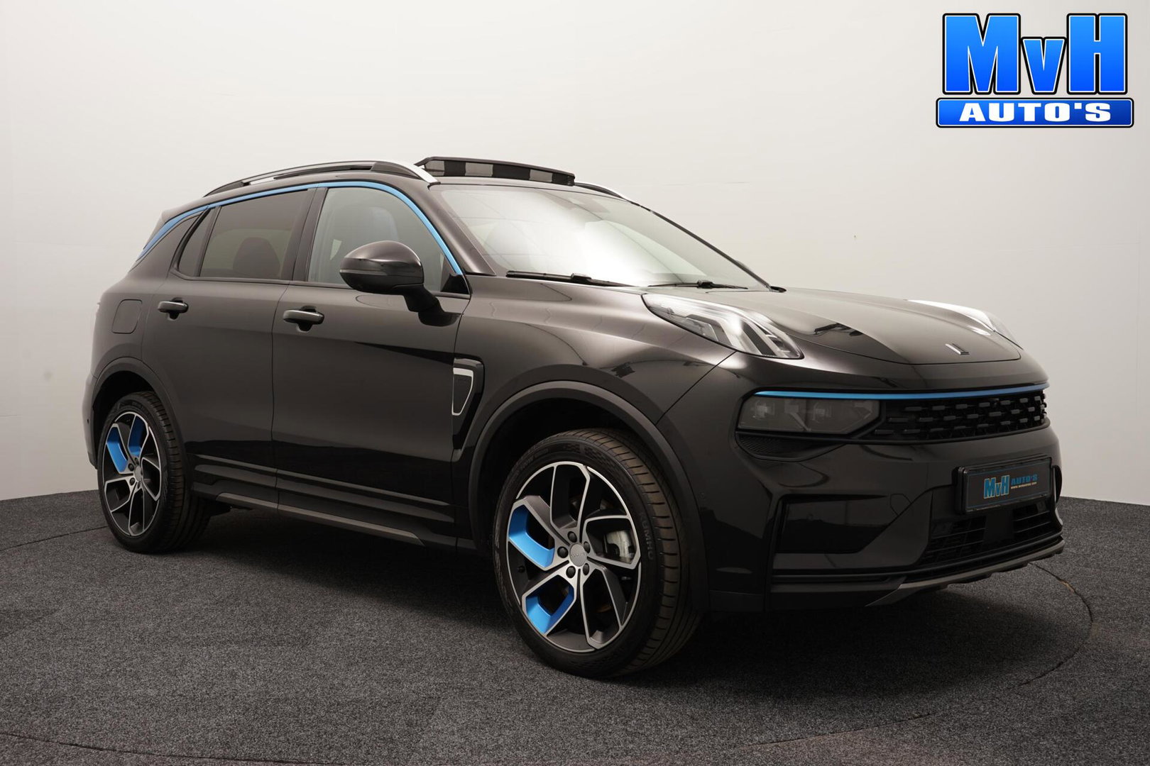 Lynk & Co 01 1.5 PHEV|ZWARTE.HEMEL|TREKH|360°CAM|PANO|SOH97%