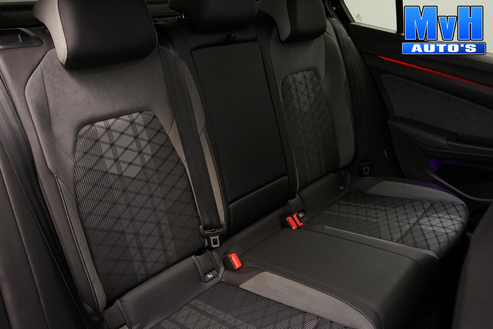 Volkswagen Golf 1.5 eTSI R-Line|SPORTSTOEL|LUXE|LED|