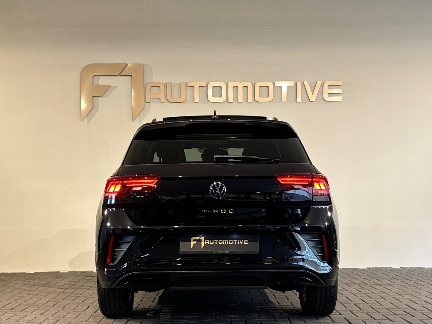 Volkswagen T-Roc 1.5 TSI R-Line Pano|IQ|Keyles|CarPlay|Sfeer