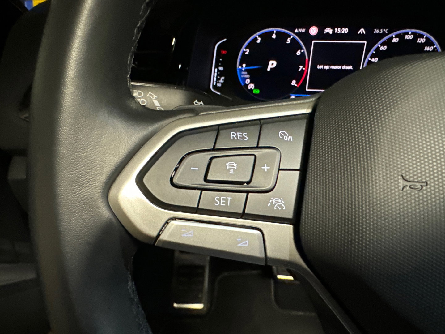 Volkswagen T-Roc 1.5 TSI R-Line Pano|IQ|Keyles|CarPlay|Sfeer