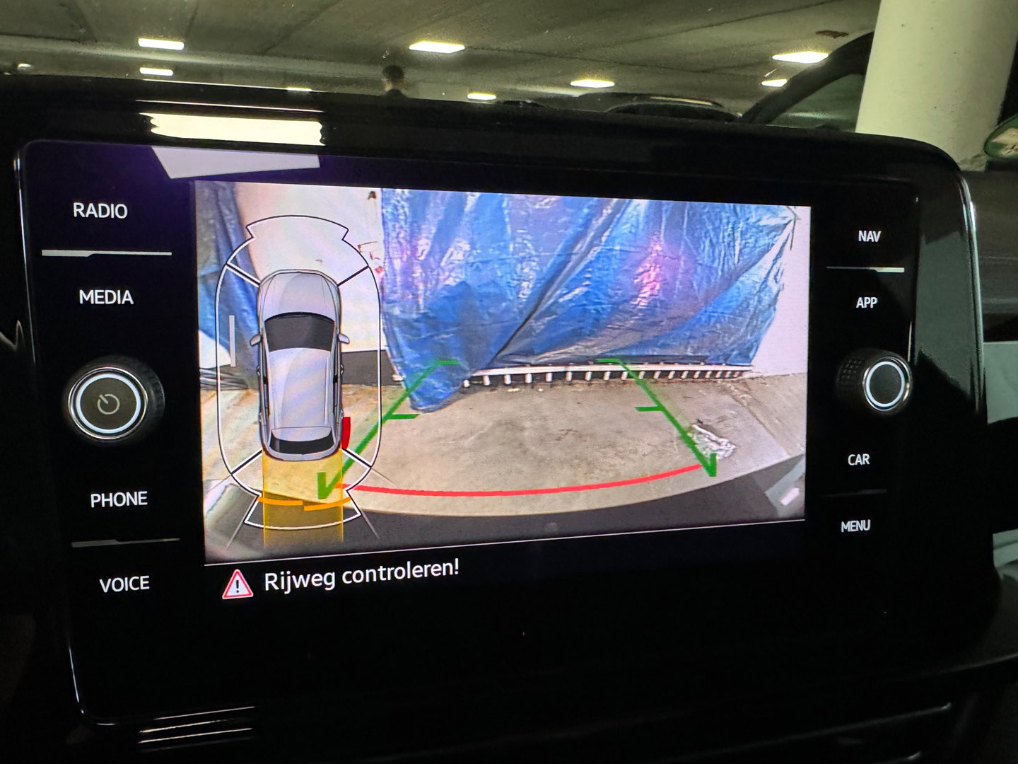 Volkswagen T-Roc 1.5 TSI R-Line Pano|IQ|Keyles|CarPlay|Sfeer