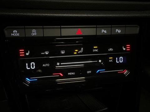 Volkswagen T-Roc 1.5 TSI R-Line Pano|IQ|Keyles|CarPlay|Sfeer