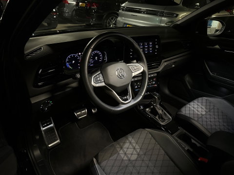 Volkswagen T-Roc 1.5 TSI R-Line Pano|IQ|Keyles|CarPlay|Sfeer