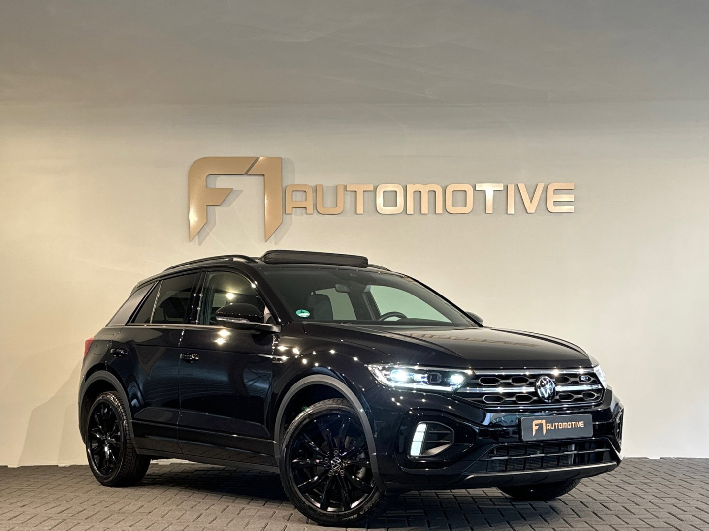 Volkswagen T-Roc 1.5 TSI R-Line Pano|IQ|Keyles|CarPlay|Sfeer