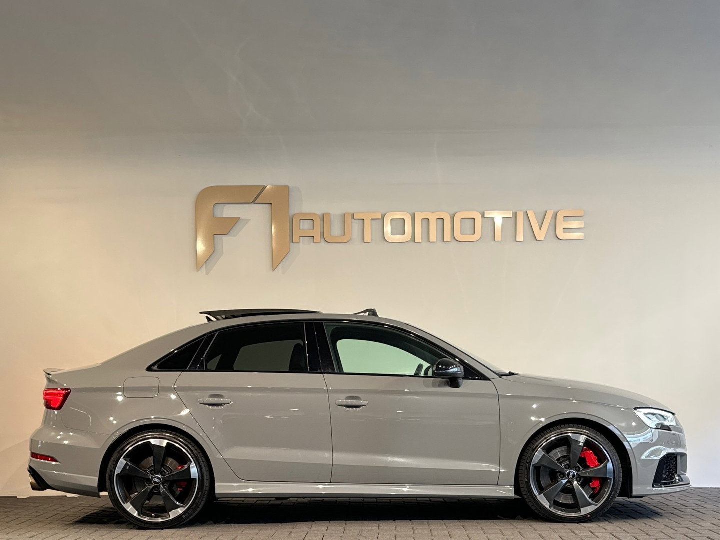 Audi RS3 Limousine 2.5 TFSI quattro Pano|RS Seat|Keyless|B&O