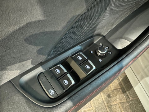 Audi RS3 Limousine 2.5 TFSI quattro Pano|RS Seat|Keyless|B&O