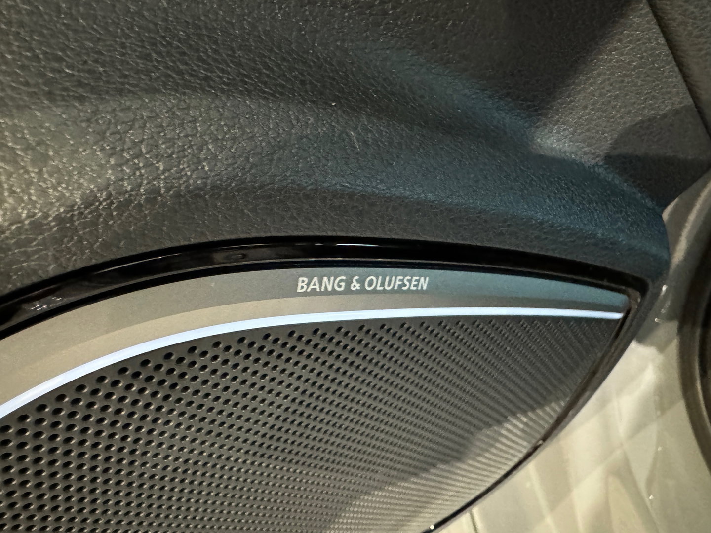 Audi RS3 Limousine 2.5 TFSI quattro Pano|RS Seat|Keyless|B&O