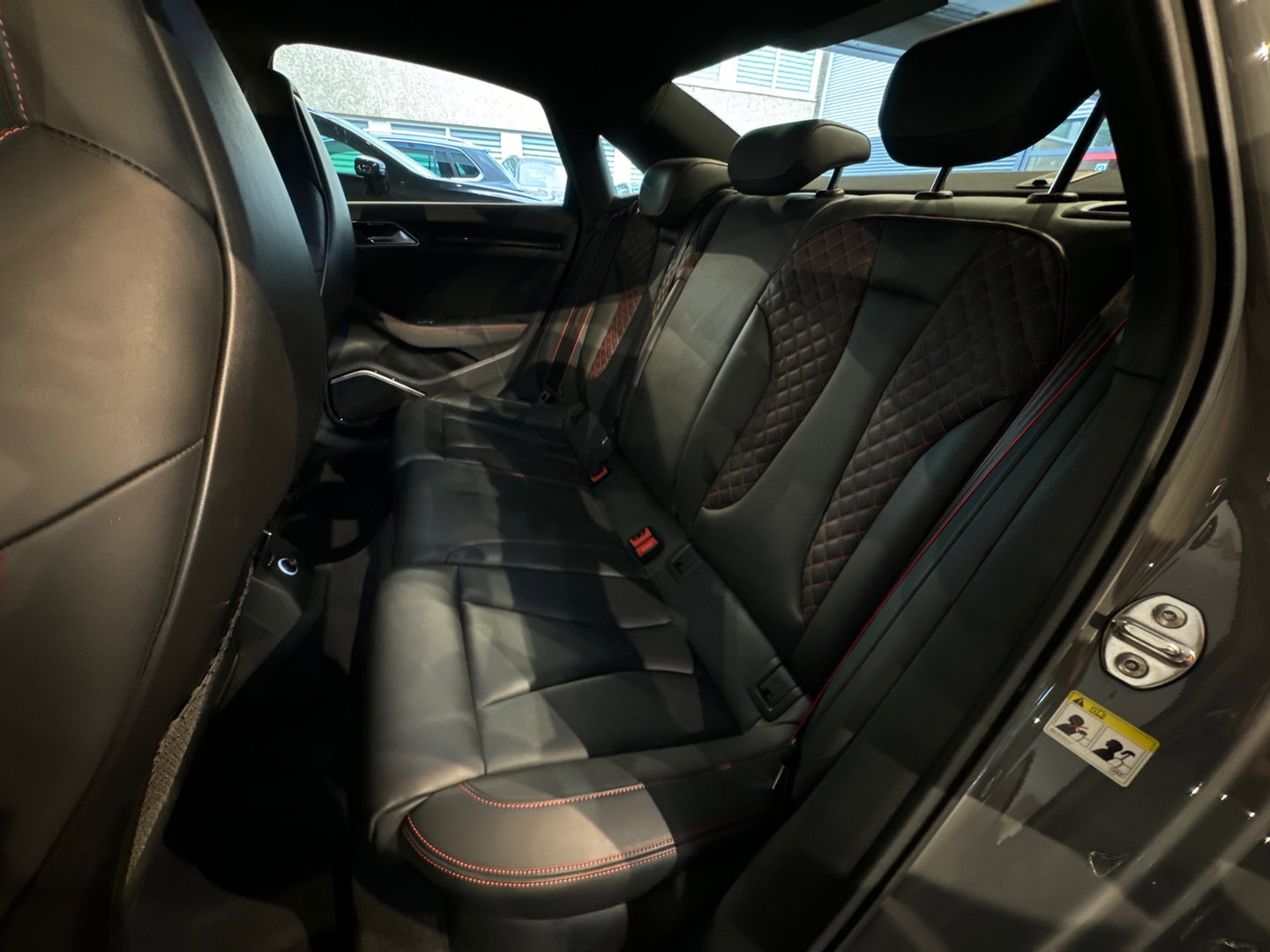 Audi RS3 Limousine 2.5 TFSI quattro Pano|RS Seat|Keyless|B&O