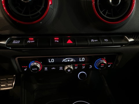 Audi RS3 Limousine 2.5 TFSI quattro Pano|RS Seat|Keyless|B&O
