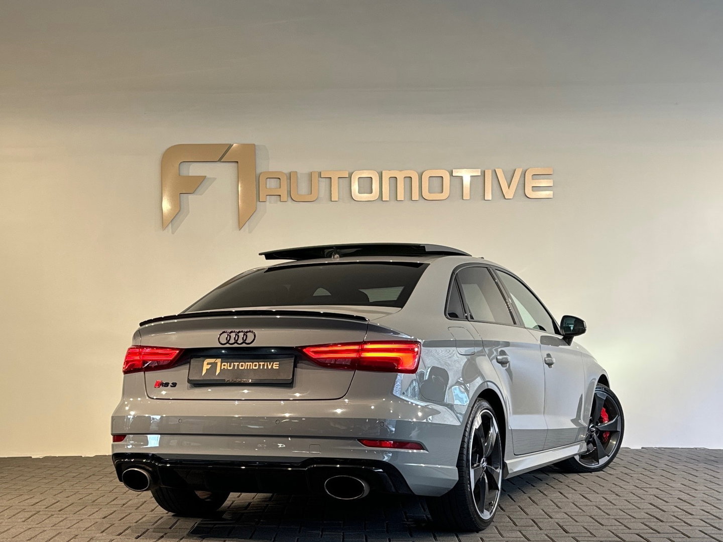 Audi RS3 Limousine 2.5 TFSI quattro Pano|RS Seat|Keyless|B&O