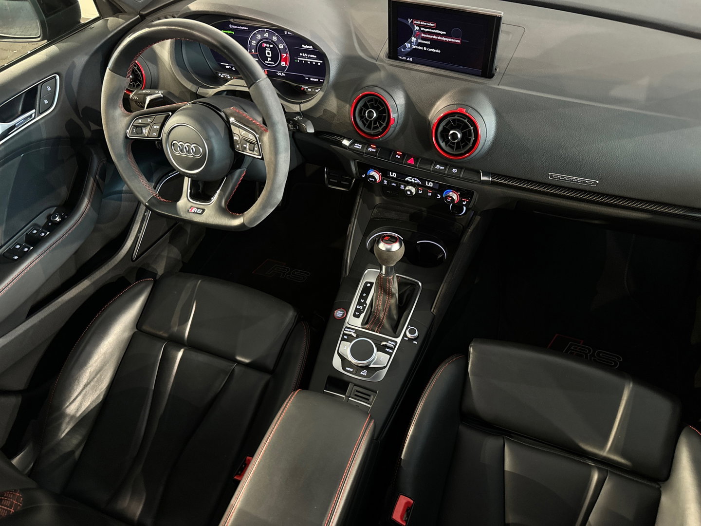 Audi RS3 Limousine 2.5 TFSI quattro Pano|RS Seat|Keyless|B&O