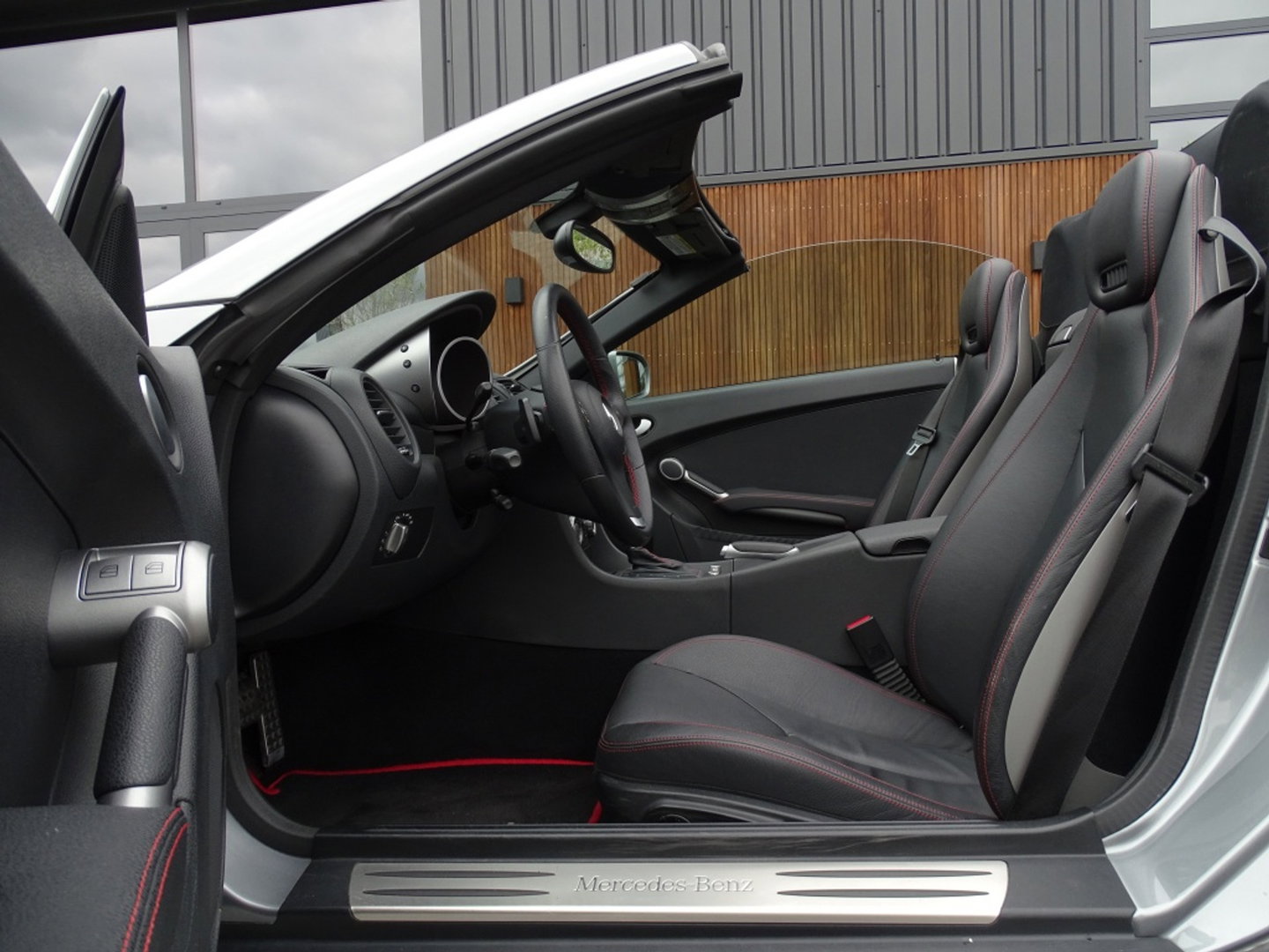 Mercedes-Benz SLK 350 305PK V6 AMG / Harman Kardon / nappa / Roadster / LED