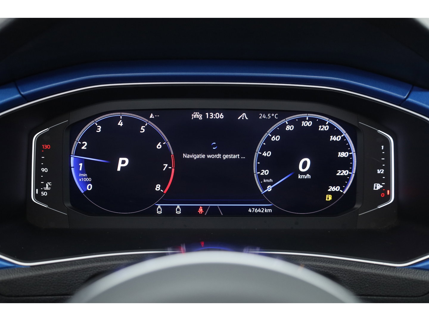 Volkswagen T-Roc Cabrio 1.5 TSI R-Line | Rijklaar! | 2x R-Line | Afn. Trekhaak | Dig. Cockpit | Beats Audio | Adapt. Cruise | Camera+PDC | Stoelverw. | Nav+App. Connect | LED | Climate | Draadloos | Keyless V