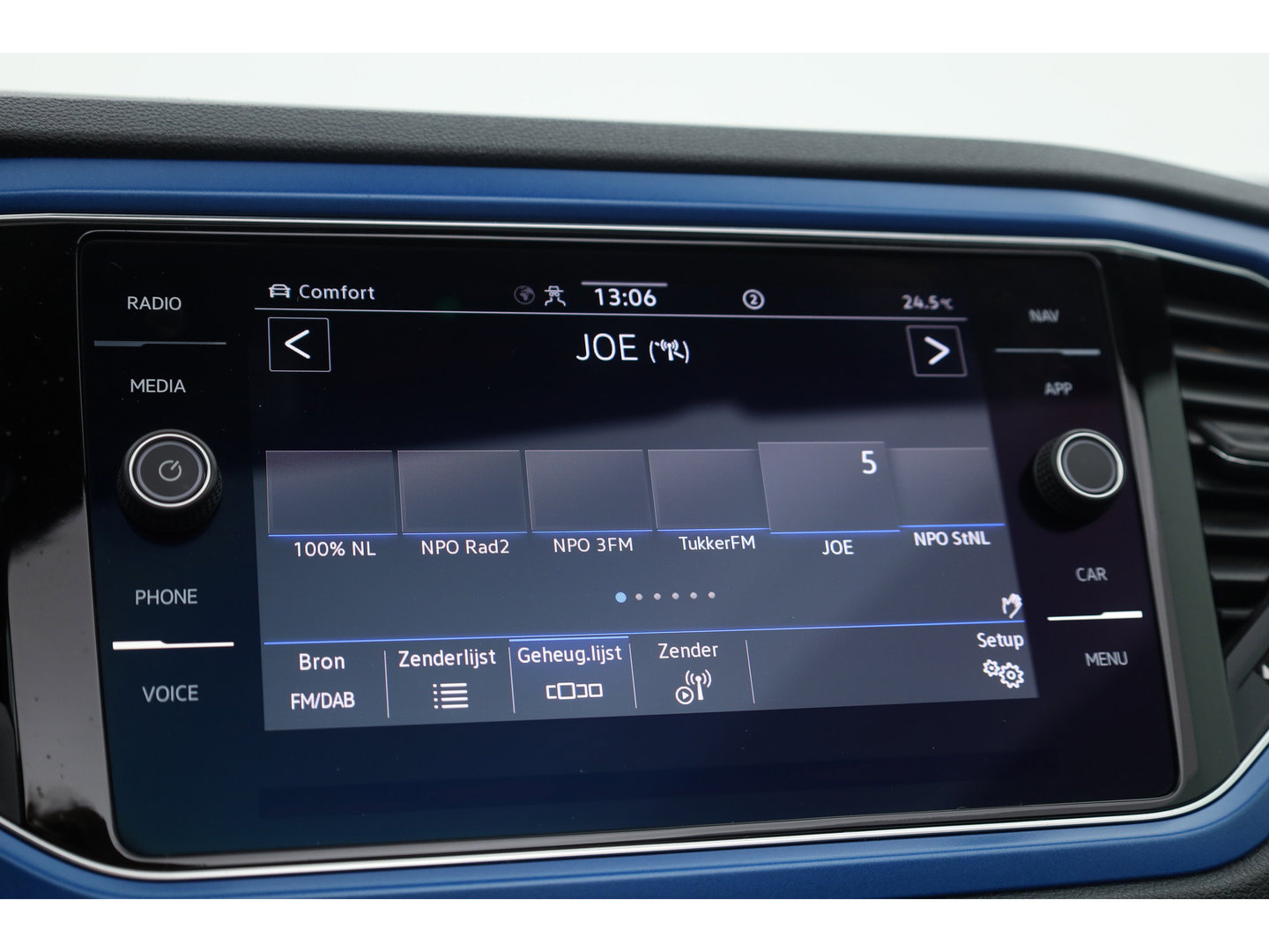 Volkswagen T-Roc Cabrio 1.5 TSI R-Line | Rijklaar! | 2x R-Line | Afn. Trekhaak | Dig. Cockpit | Beats Audio | Adapt. Cruise | Camera+PDC | Stoelverw. | Nav+App. Connect | LED | Climate | Draadloos | Keyless V