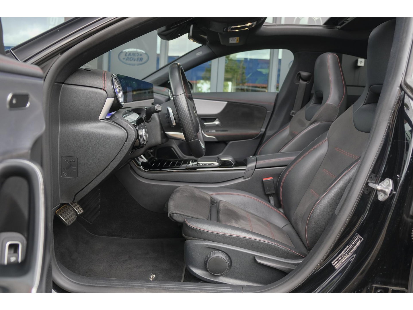 Mercedes-Benz CLA-Klasse CLA250 AMG 224pk Panoramadak Night pakket Widescreen Sfeerverlichting 19" LMV