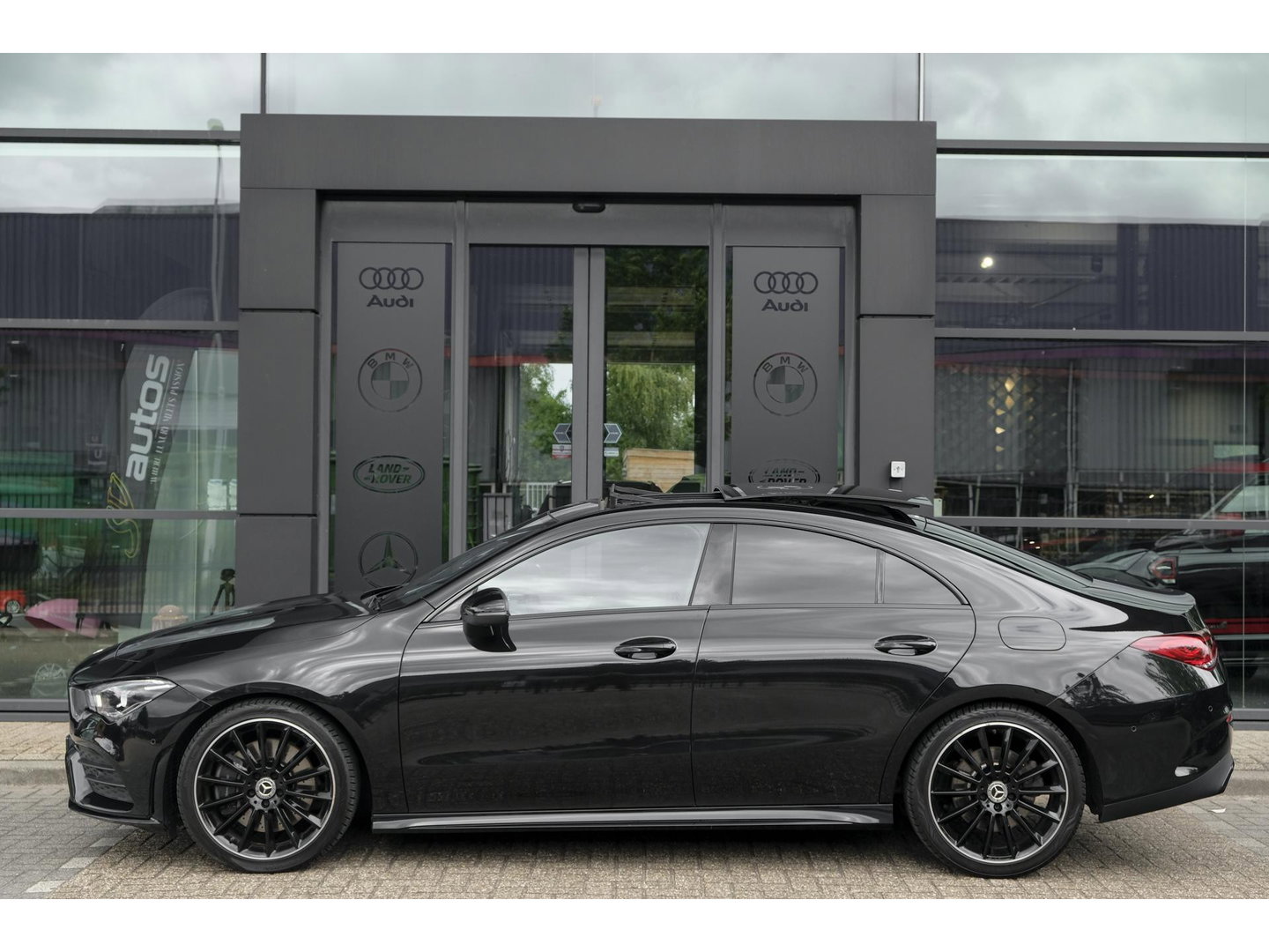 Mercedes-Benz CLA-Klasse CLA250 AMG 224pk Panoramadak Night pakket Widescreen Sfeerverlichting 19" LMV