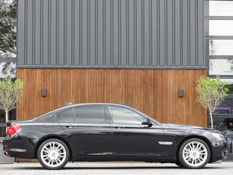 BMW 7 Serie 740i 326PK / High ex. / Individual VIP / softclose / LED