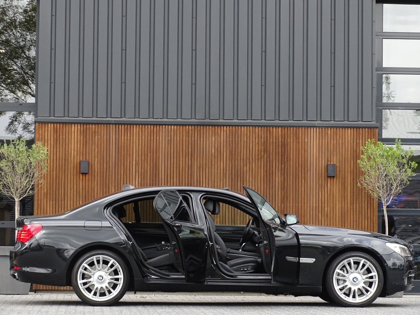 BMW 7 Serie 740i 326PK / High ex. / Individual VIP / softclose / LED