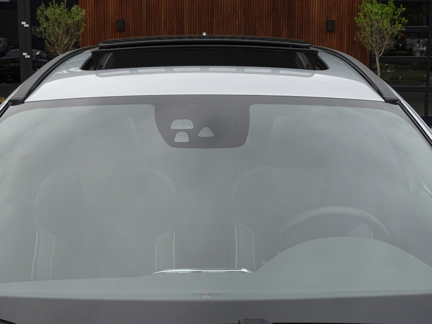 Volvo XC60 2.0 T5 FWD Polar+ 245PK / R-Design / LED