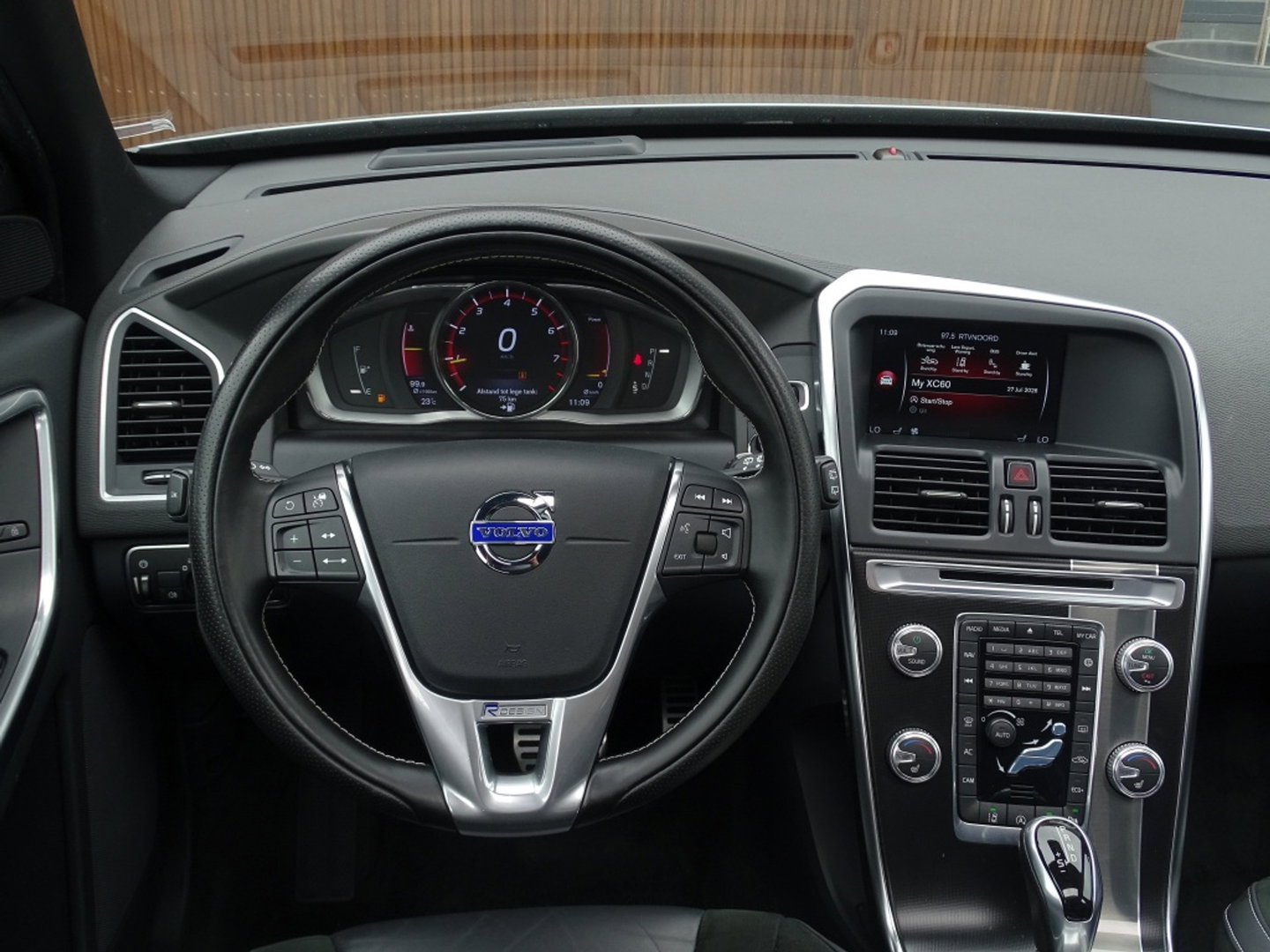 Volvo XC60 2.0 T5 FWD Polar+ 245PK / R-Design / LED